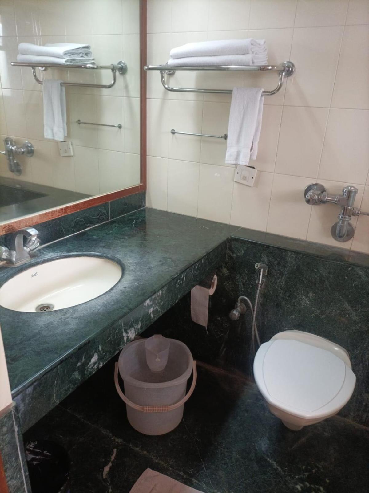 Bell Hotel Sivakasi Экстерьер фото